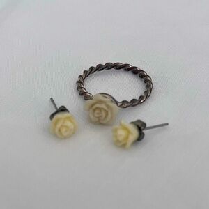 White rose ring and earring bundle